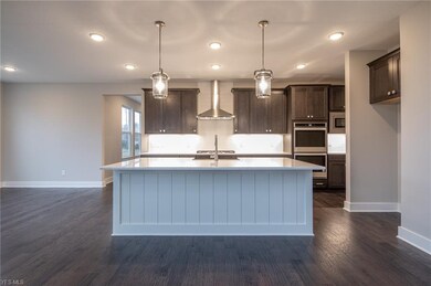 10655 Angelina Dr, North Royalton, OH 44133 - photo 7