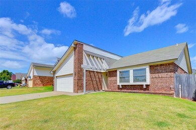 2301 NE 9th St, Moore, OK 73160 - photo 3