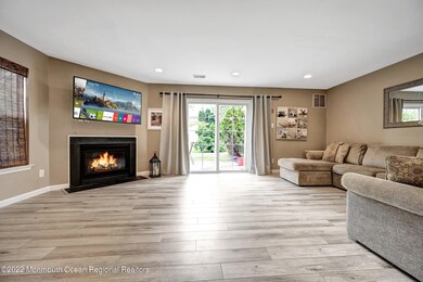 19 Haverford - Family room 1