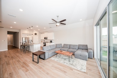 24643 Carleton Lake Ln, the Woodlands, TX 77375 - photo 4