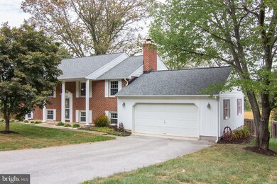 6216 Rolling View Dr, Sykesville, MD 21784 - photo 2