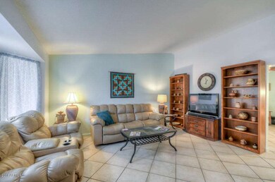 Living Room (3)-SMALL
