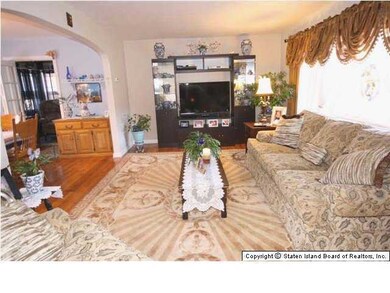 121 Cheshire Place, Staten Island, NY 10301 - photo 7