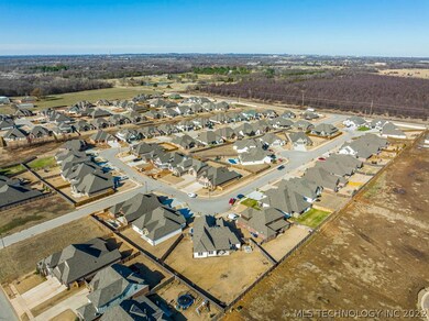 6613 S Hemlock Ave, Broken Arrow, OK 74011 - photo 3
