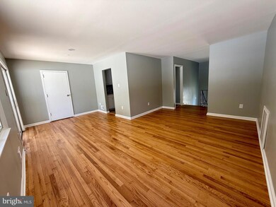 4029 92nd Ave, Springdale, MD 20774 - photo 2