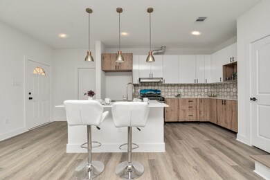 851 S Victory Dr unit A, Houston, TX 77088 - photo 7