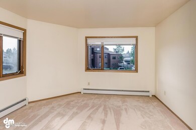 9720 Vanguard Drive 20-large-008-Living