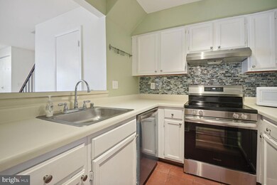 24 Appledowre Ct, Germantown, MD 20876 - photo 6