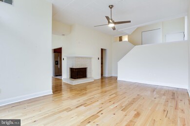11556 Rolling Green Ct unit 101, Reston, VA 20191 - photo 5