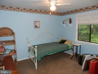 20705 Oriole Cir unit B, Hagerstown, MD 21742 - photo 5