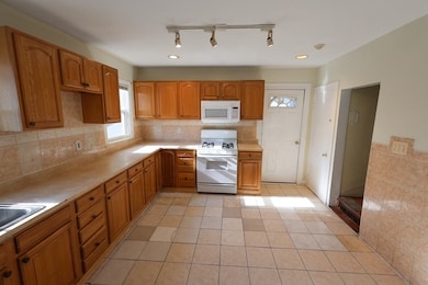 144 Blake St unit 2, Boston, MA 02126 - photo 4