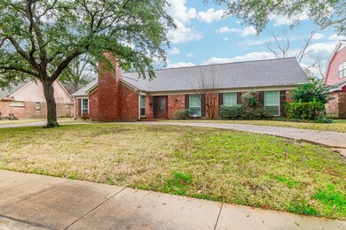 12126 Perthshire Rd, Houston, TX 77024 - photo 2