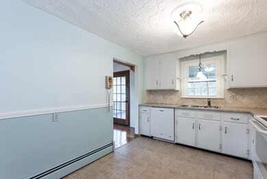 11 Twin Isles Rd, Londonderry, NH 03053 - photo 5