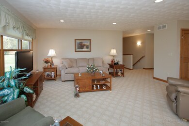 6163 Red Maple Rd, Battle Creek, MI 49014 - photo 2