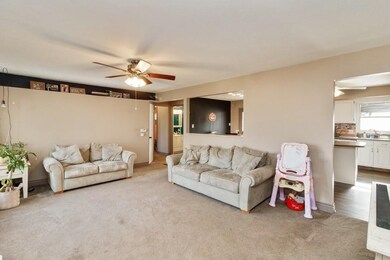 4149 Knob Hill Dr, Des Moines, IA 50317 - photo 2