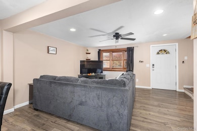 104 Riley Rd, New Windsor, NY 12553 - photo 4