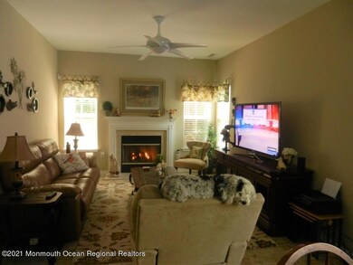 06-Family Room