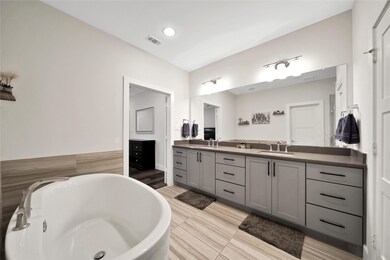 1446 W 34th 1 2 St, Houston, TX 77018 - photo 4