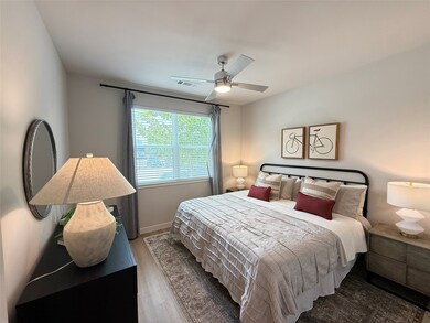 1610 Campbell Rd unit B4.386, Houston, TX 77055 - photo 4