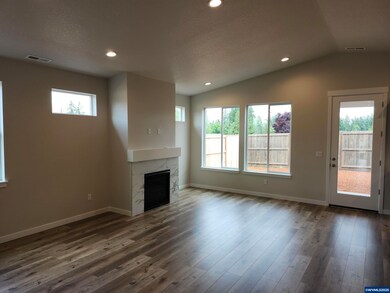 2950 Olympic St, Woodburn, OR 97071 - photo 7