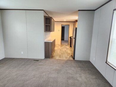 543 Iowa unit 543, Belleville, MI 48111 - photo 2