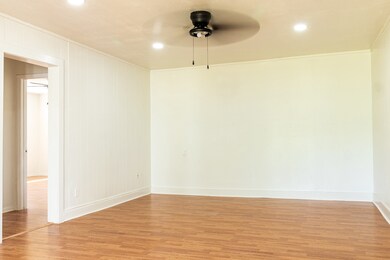 4918 Leffingwell St unit B, Houston, TX 77026 - photo 4