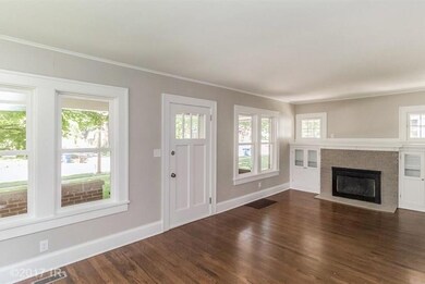 2007 46th St, Des Moines, IA 50310 - photo 2