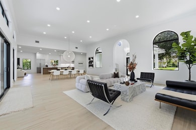 2557 Seminole Cir, West Palm Beach, FL 33409 - photo 4