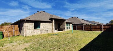 932 E 5th St, Springtown, TX 76082 - photo 4