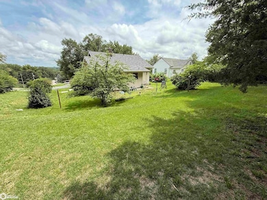 1711 Bluff St, Hamburg, IA 51640 - photo 4