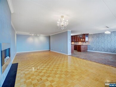 Briarcliff unit 16D, Cliffside Park, NJ 07010 - photo 4
