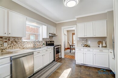 3712 Grantley Rd, Toledo, OH 43613 - photo 3