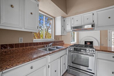 10349 Shannon Place, El Paso, TX 79925 - photo 7