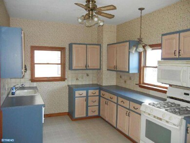 221 Franklin St, Quakertown, PA 18951 - photo 6