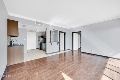 4750 N. Central 9E-3