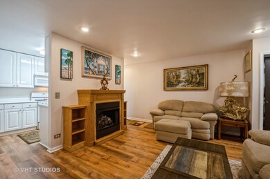 Sheridan Balmoral Apartments unit 206, Chicago, IL 60640 - photo 5