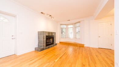 1443 N Mohawk St Unit 1 Chicago IL 60610