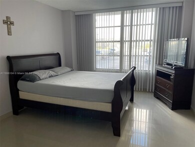 3800 S Ocean Dr unit 301, Hollywood, FL 33019 - photo 7