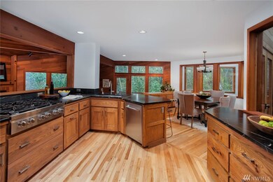 7256 W Mercer Way, Mercer Island, WA 98040 - photo 5