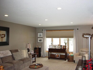1221 S 23rd St, Grand Forks, ND 58201 - photo 3