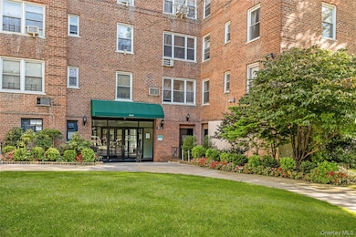 26-25 Union St unit 3E, Flushing, NY 11354 - photo 2