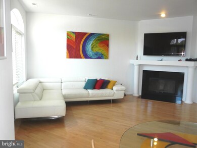 1102 Barbaras Ct, North Wales, PA 19454 - photo 2