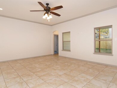 322 S Bowie Dr, Weatherford, TX 76086 - photo 6