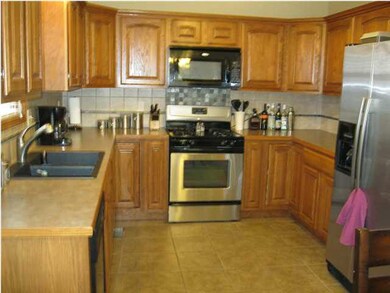 Wonderful kitchen, plenty of workspace