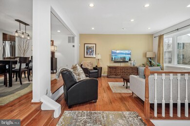 3129 Valentino Ct, Oakton, VA 22124 - photo 4