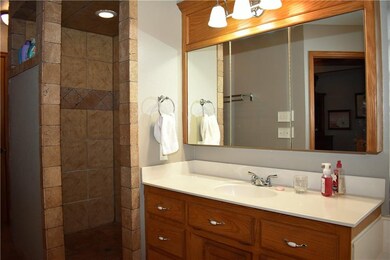 871 Brandie St, Tuttle, OK 73089 - photo 2