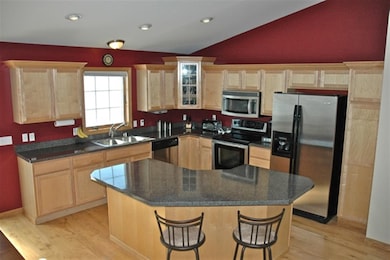 2856 Winterhazel Ln, Fitchburg, WI 53711 - photo 5