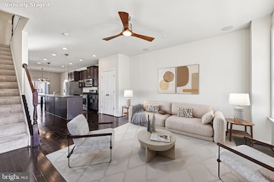 9144 Fox Stream Way, Upper Marlboro, MD 20772 - photo 7