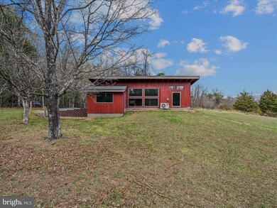 2295 Mountain Run Rd, Berkeley Springs, WV 25411 - photo 2