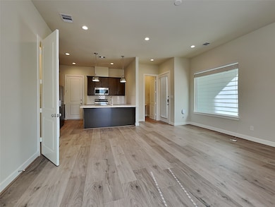 5750 Quinn Landing Rd, Houston, TN 77091 - photo 2